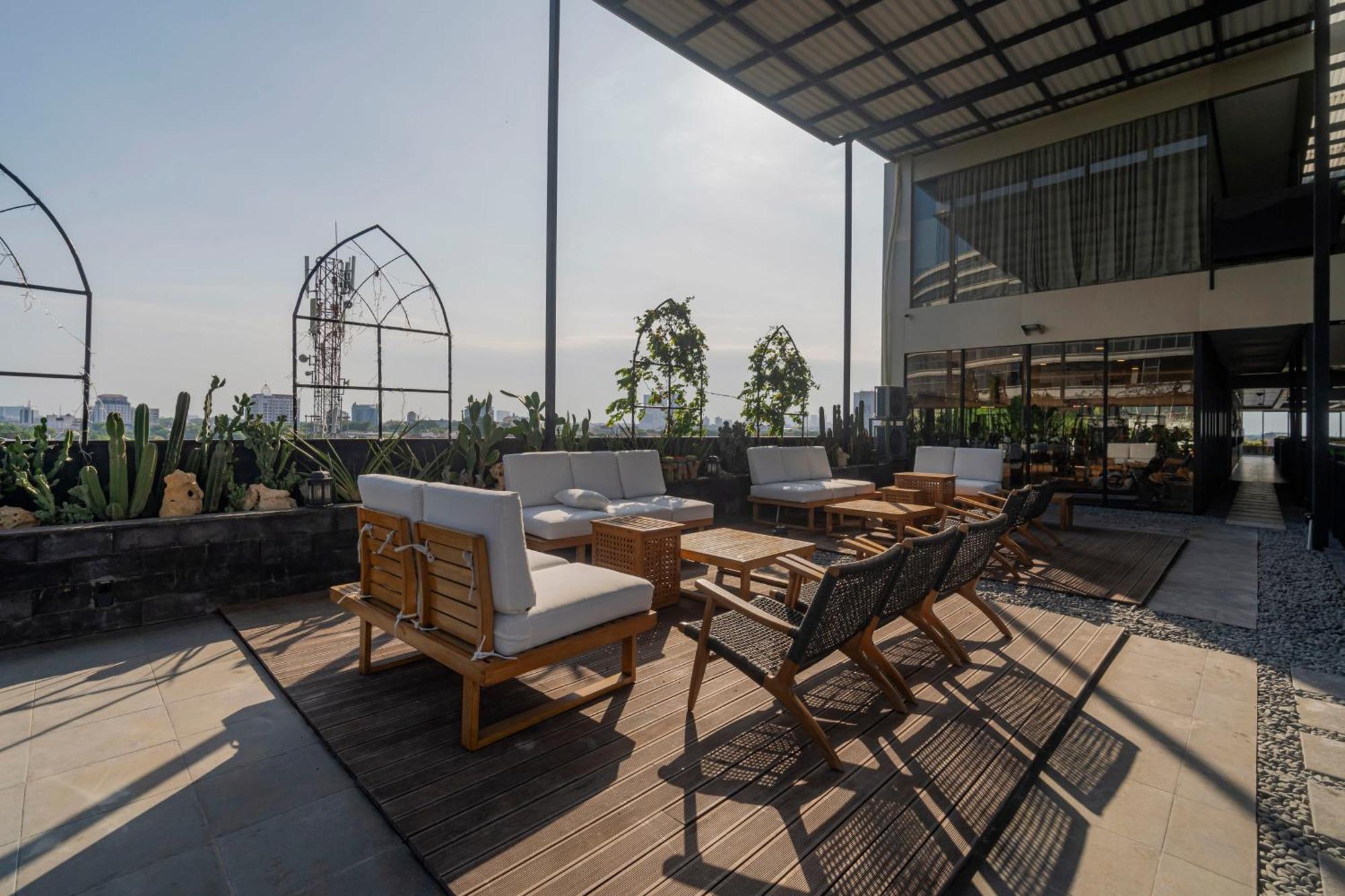 Stay.Vie Hotel Сурабая Екстер'єр фото