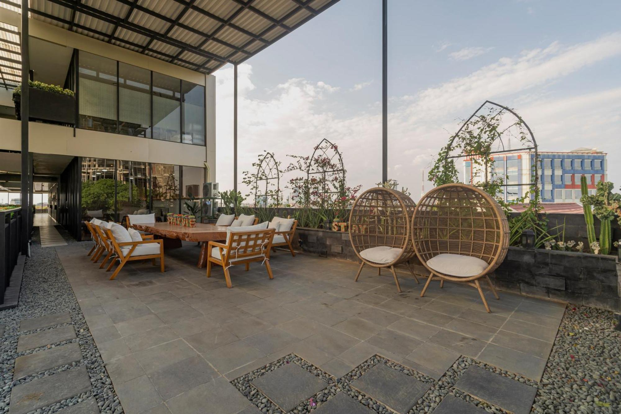 Stay.Vie Hotel Сурабая Екстер'єр фото