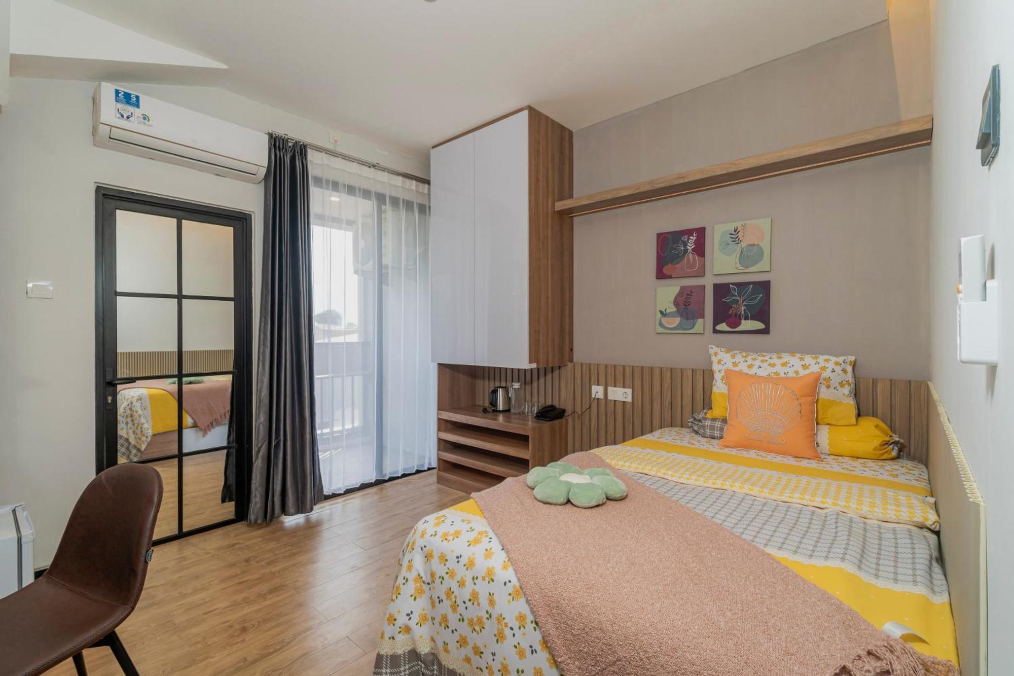 Stay.Vie Hotel Сурабая Екстер'єр фото